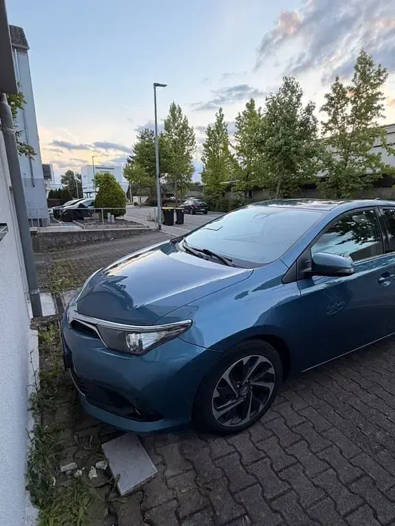 Gebraucht Toyota Auris Comfort 116 PS (85 kW) 2015 Blau Limousine