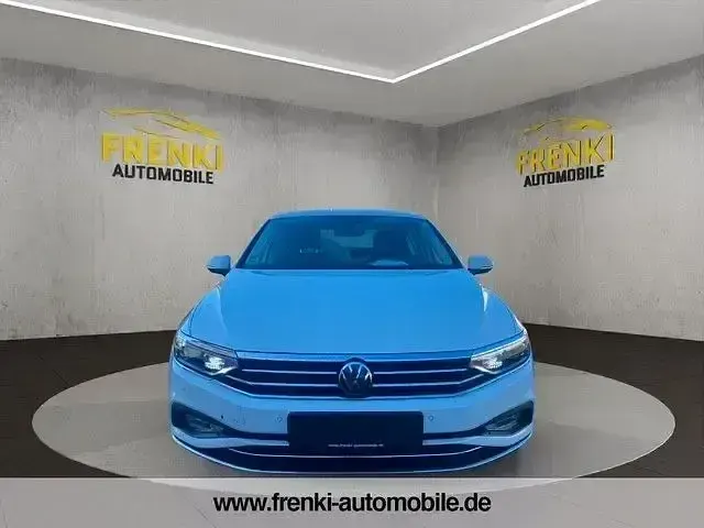 Gebraucht VW Passat Elegance 150 PS (110 kW) 2021 Weiß Limousine