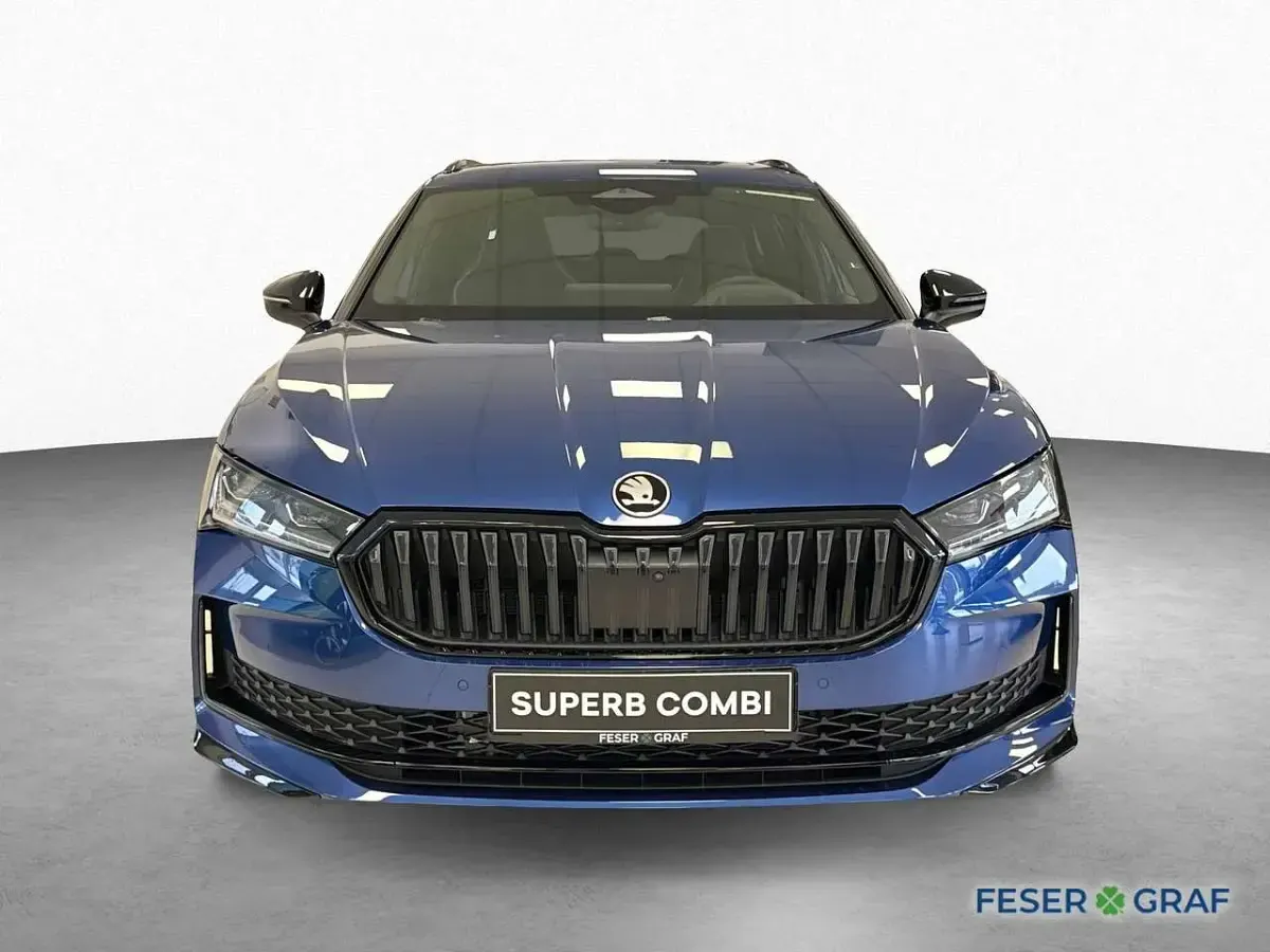 Neu Skoda Superb SportLine 193 PS (141 kW) 2026 Atlantikblau metallic Kombi