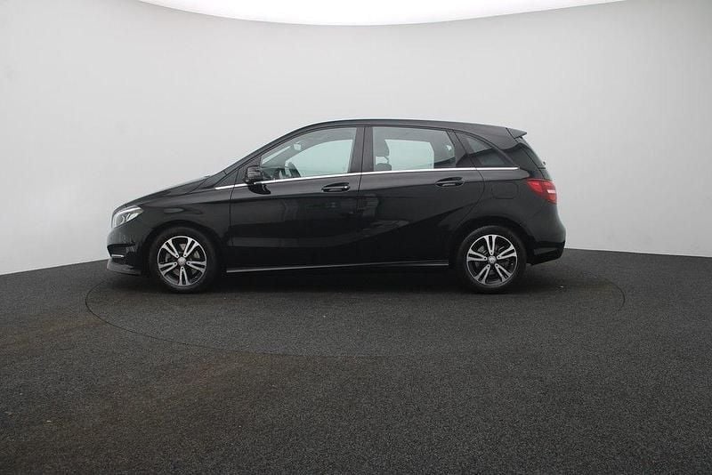 Gebraucht Mercedes B180 122 PS (89 kW) 2016 Schwarz Van / Kleinbus
