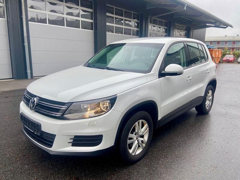 Weiß Gebraucht 2014 VW Tiguan Trendline SUV | 10.999 € (Guter Preis) - Bild 1/4