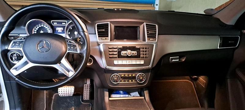 Gebraucht Mercedes ML250 204 PS (150 kW) 2015 Weiß SUV