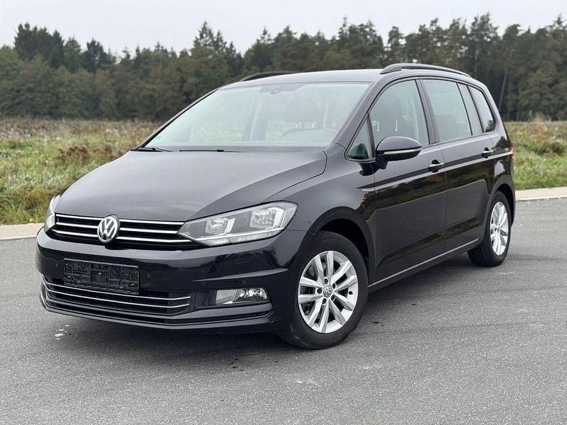 Schwarz Gebraucht 2016 VW Touran Comfortline Van / Kleinbus | 10.490 € (Fairer Preis) - Bild 1/4