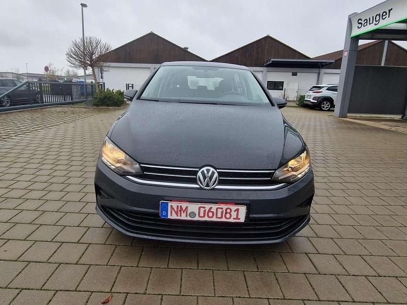 Grau Gebraucht 2019 VW Golf Sportsvan Trendline Van / Kleinbus | 15.500 € (Guter Preis) - Bild 1/4