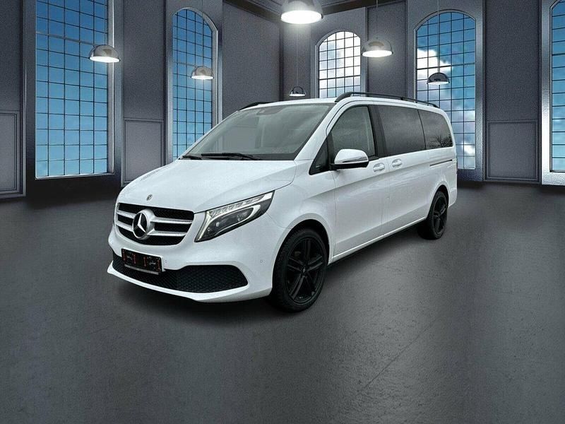 Gebraucht Mercedes V220 163 PS (119 kW) 2022 Arktikweiß Van / Kleinbus