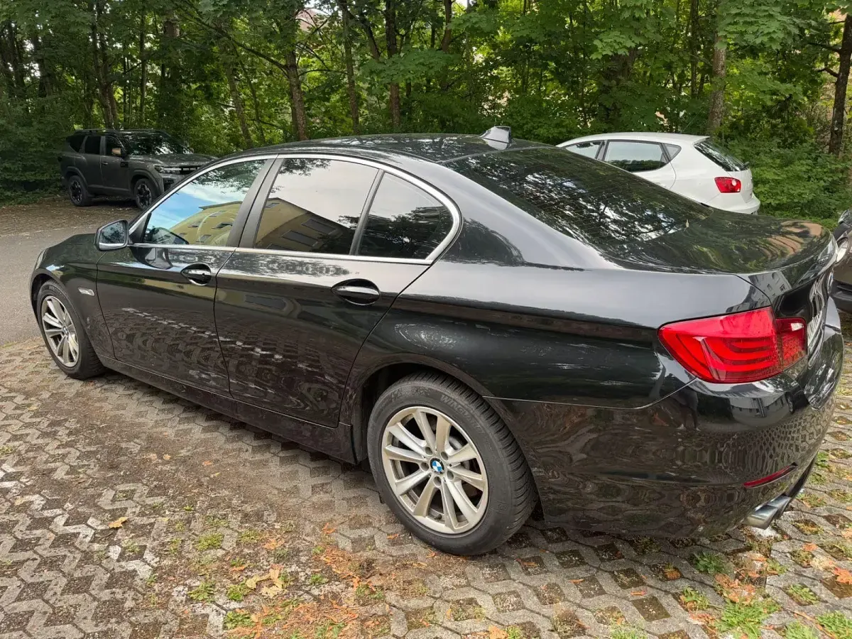 Gebraucht BMW 523 204 PS (150 kW) 2010 Schwarz Limousine