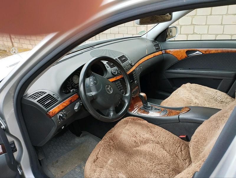 Gebraucht Mercedes E280 Classic 2004 Silber Limousine