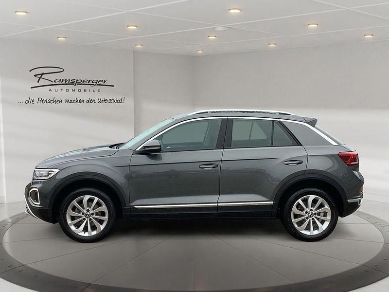 Gebraucht VW T-Roc Style 150 PS (110 kW) 2024 Grau (indiumgrau metallic) SUV