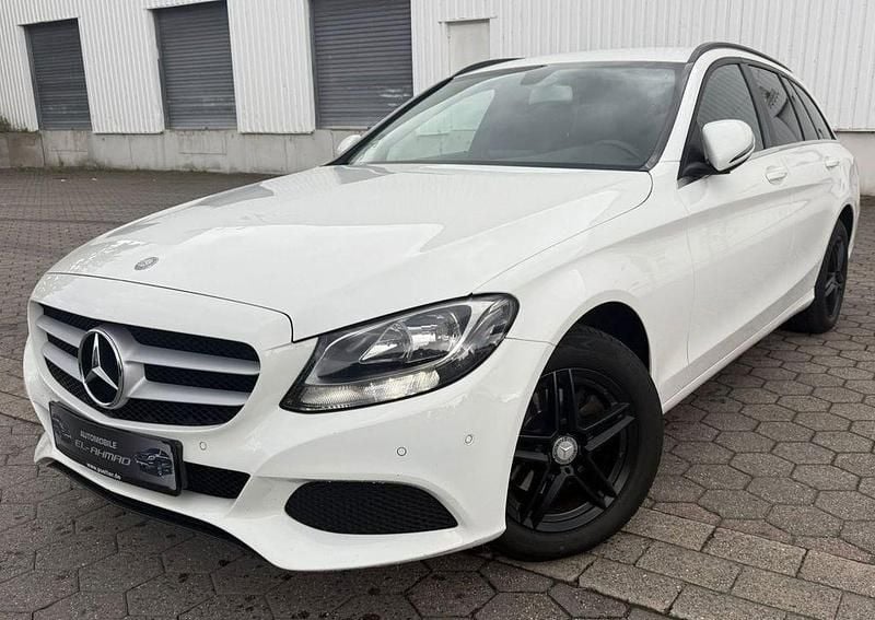 Weiß Gebraucht 2015 Mercedes C180 Limousine | 11.950 € (Guter Preis) - Bild 1/4