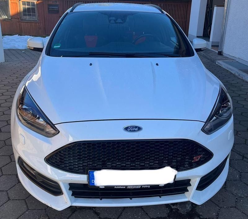 Gebraucht Ford Focus Sport 250 PS (183 kW) 2016 Weiß Kombi