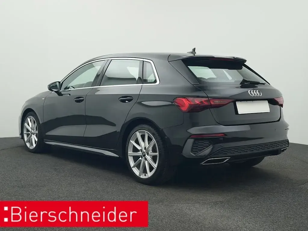 Second-hand Audi A3 S-Line 150 CP (110 kW) 2023 Negru Berlinǎ