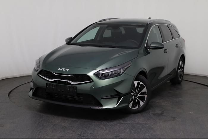 Grün Neu 2025 Kia Ceed Sportswagon Kombi | 25.940 € (Fairer Preis) - Bild 1/4