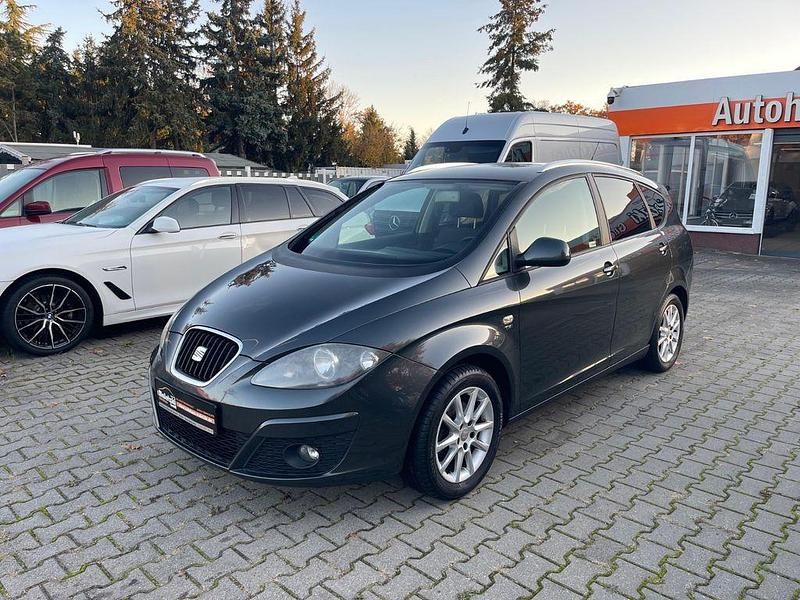 Gebraucht Seat Altea XL Style 125 PS (91 kW) 2011 Grau Van / Kleinbus