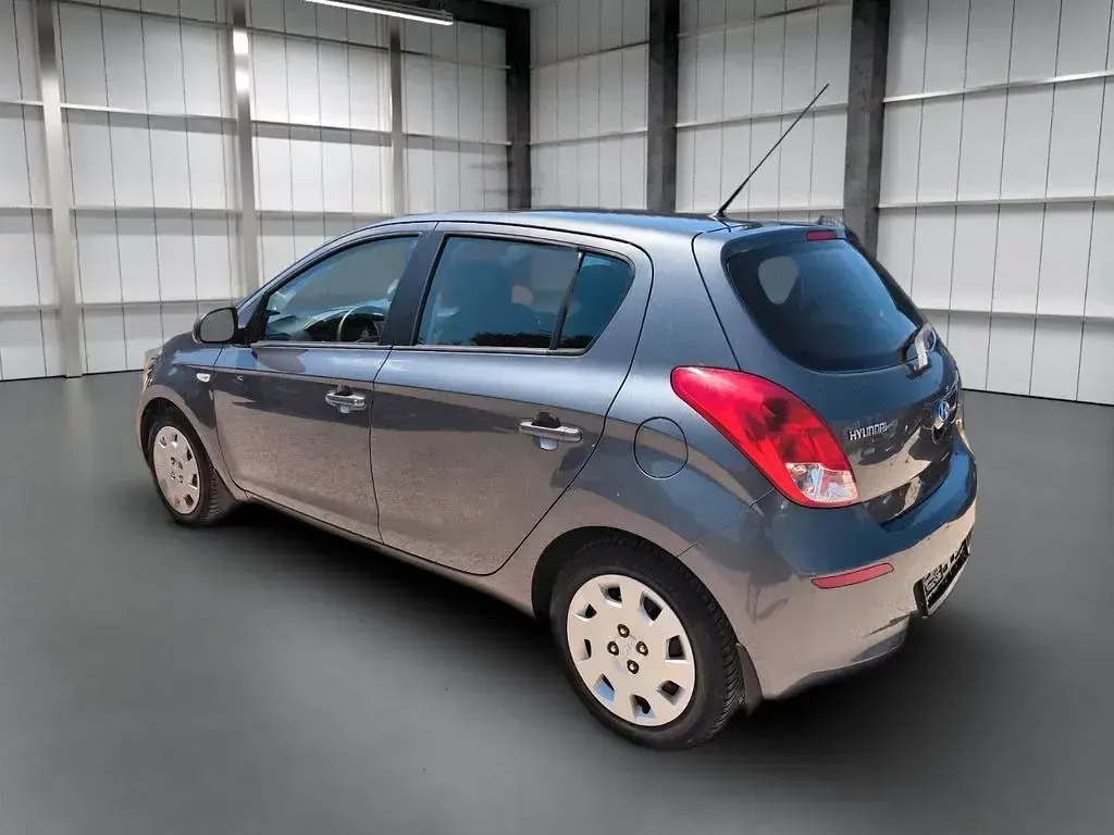 Gebraucht Hyundai i20 Trend 86 PS (63 kW) 2014 Grau Kleinwagen