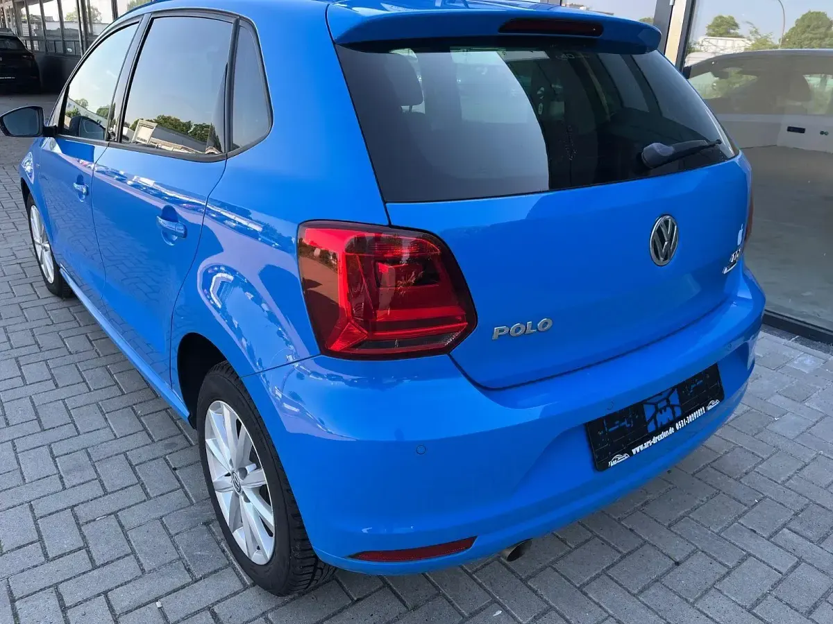Gebraucht VW Polo LOUNGE 90 PS (66 kW) 2015 Blau Kleinwagen