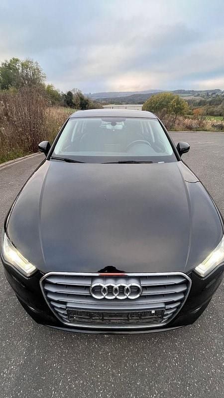 Schwarz Gebraucht 2016 Audi A3 Sportback Ambiente Kombi | 11.900 € (Fairer Preis) - Bild 1/4