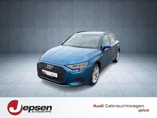 Atollblau metallic Gebraucht 2023 Audi A3 Sportback e-tron Ambiente Kleinwagen | 24.460 € (Guter Preis) - Bild 1/4