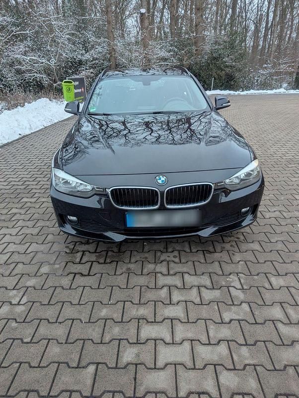 Gebraucht BMW 320 Luxury Line 184 PS (135 kW) 2014 Schwarz Kombi