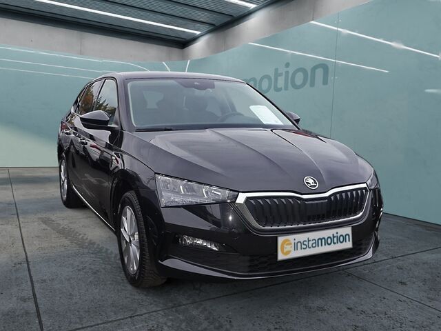 Schwarz Gebraucht 2024 Skoda Scala Ambition Kleinwagen | 21.404 € (Fairer Preis) - Bild 1/2