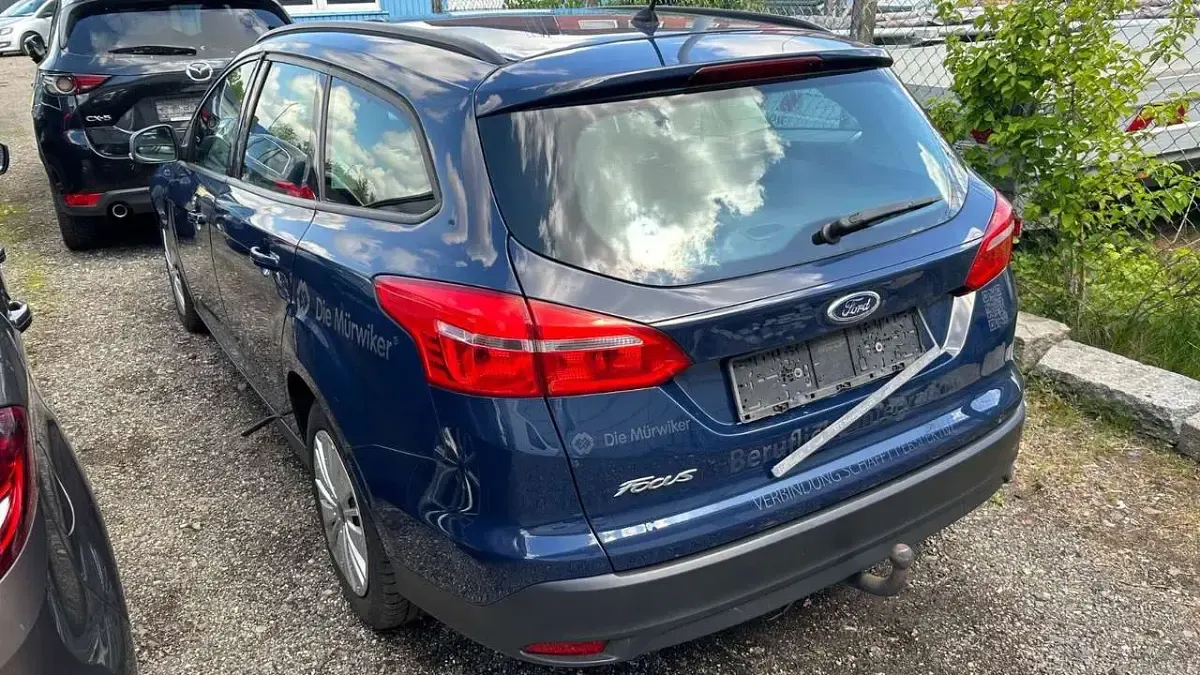 Usata Ford Focus Trend 95 CV (69 kW) 2015 Blu Station wagon
