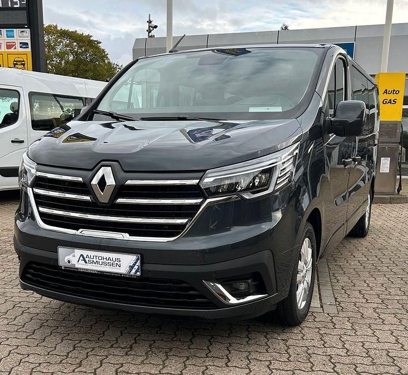 Gebraucht Renault Trafic Life 170 PS (125 kW) 2024 Grau Van / Kleinbus