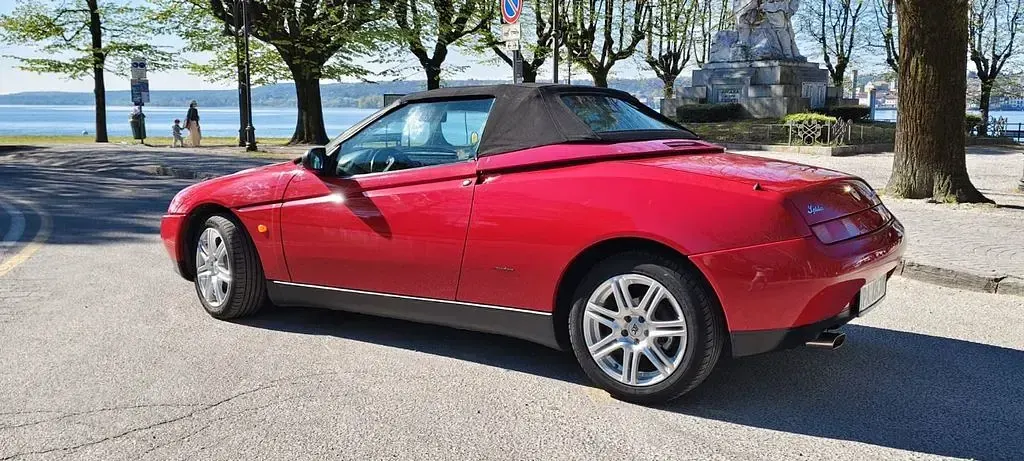 Second-hand Alfa Romeo Spider 150 CP (110 kW) 1998 Roșu Cabrio