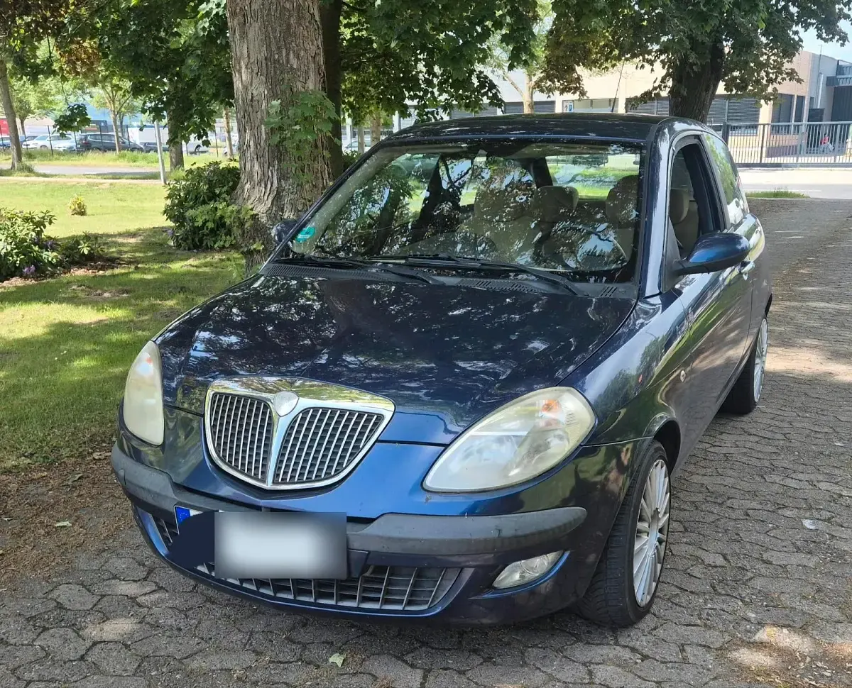 Gebraucht Lancia Ypsilon 95 PS (69 kW) 2004 Blau Kleinwagen