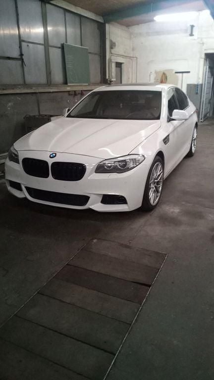 Weiß Gebraucht 2012 BMW 528 M Sport Limousine | 12.300 € (Fairer Preis) - Bild 1/4