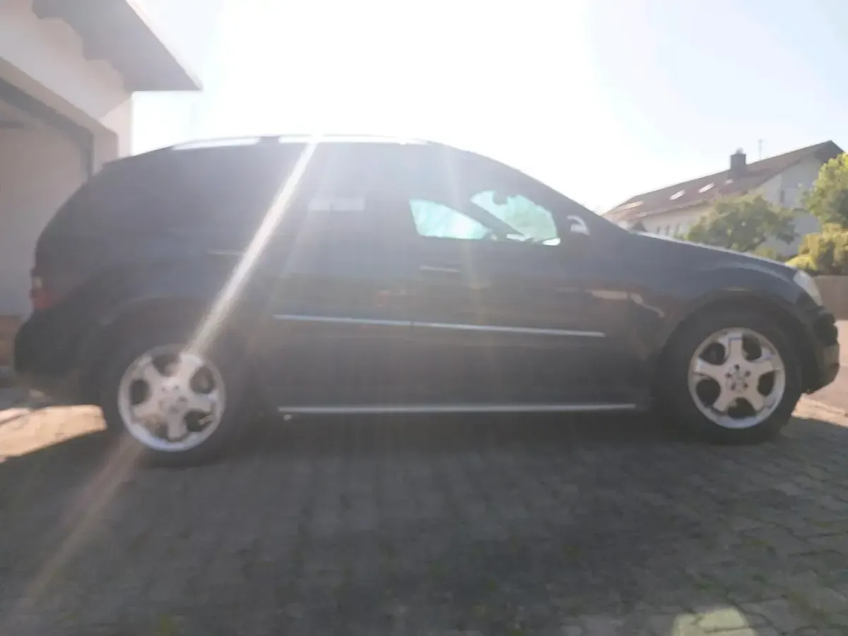 Gebraucht Mercedes ML320 224 PS (164 kW) 2006 Schwarz SUV