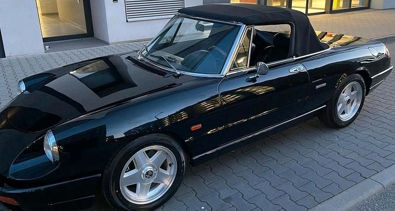 Gebraucht Alfa Romeo Spider 126 PS (92 kW) 1993 Schwarz Cabrio