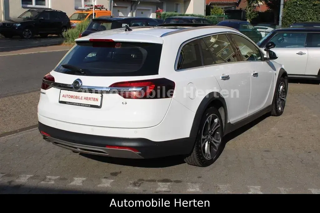 Gebraucht Opel Insignia Country Tourer 163 PS (119 kW) 2013 Weiß Kombi