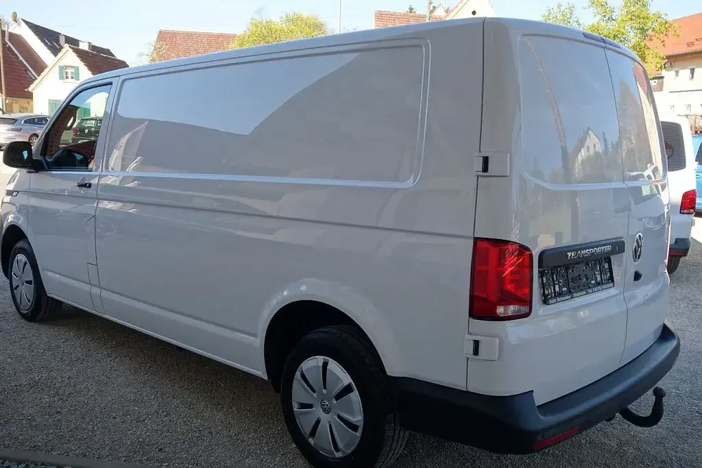 Gebraucht VW Transporter 150 PS (110 kW) 2023 Weiß Van