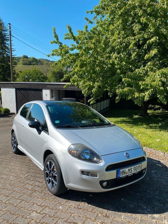 Silber Gebraucht 2014 Fiat Punto Sport Kleinwagen | 4.850 € (Fairer Preis) - Bild 1/4