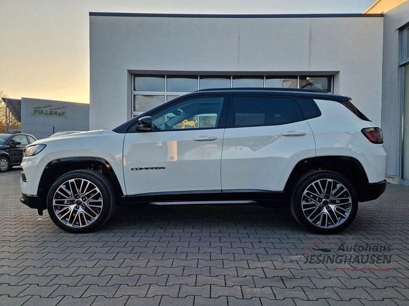 Neu Jeep Compass Summit 131 PS (96 kW) 2025 Weiß SUV