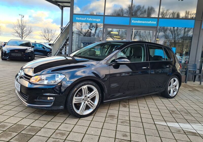Schwarz Gebraucht 2015 VW Golf VII Highline Limousine | 12.999 € (Fairer Preis) - Bild 1/4