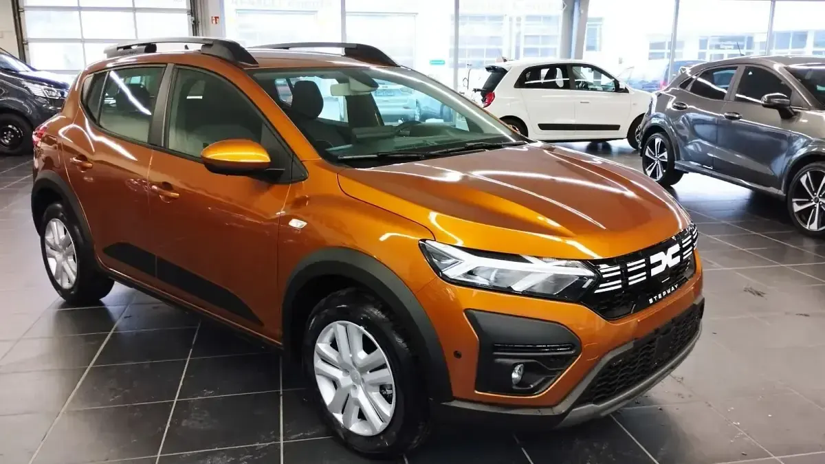 Second-hand Dacia Sandero Expression 91 CP (66 kW) 2025 Portocaliu Hatchback