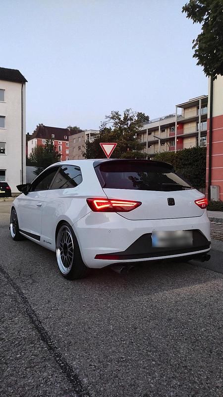 Second-hand Seat Leon CUPRA 340 CP (250 kW) 2016 Alb Coupe