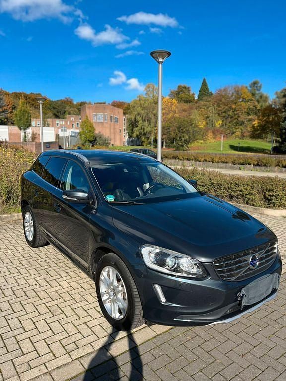 Silber Gebraucht 2014 Volvo XC60 Momentum SUV | 13.750 € (Fairer Preis) - Bild 1/4