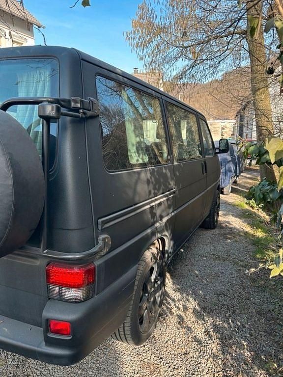 Gebraucht VW T4 102 PS (75 kW) 2002 Schwarz Van