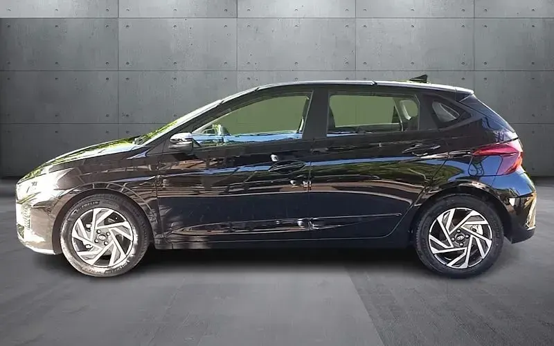 Gebraucht Hyundai i20 Trend 100 PS (73 kW) 2025 Schwarz Limousine