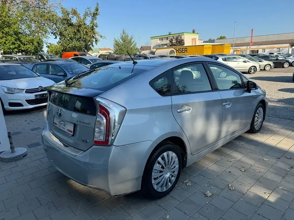 Gebraucht Toyota Prius Life 99 PS (72 kW) 2013 Silber Limousine