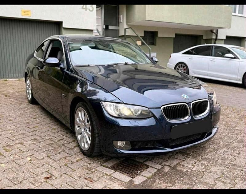 Gebraucht BMW 325 200 PS (147 kW) 2009 Blau Coupé