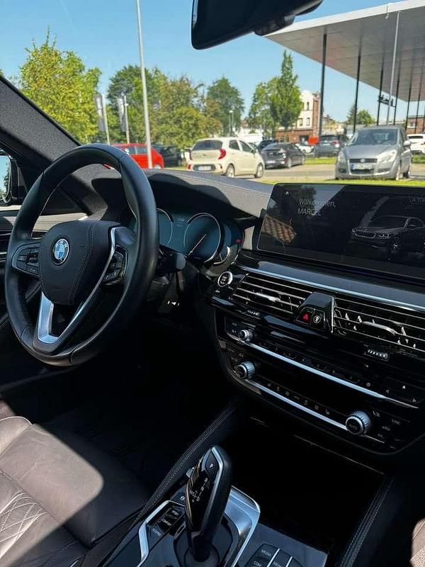 Gebraucht BMW 530 Luxury Line 252 PS (185 kW) 2018 Grau Limousine