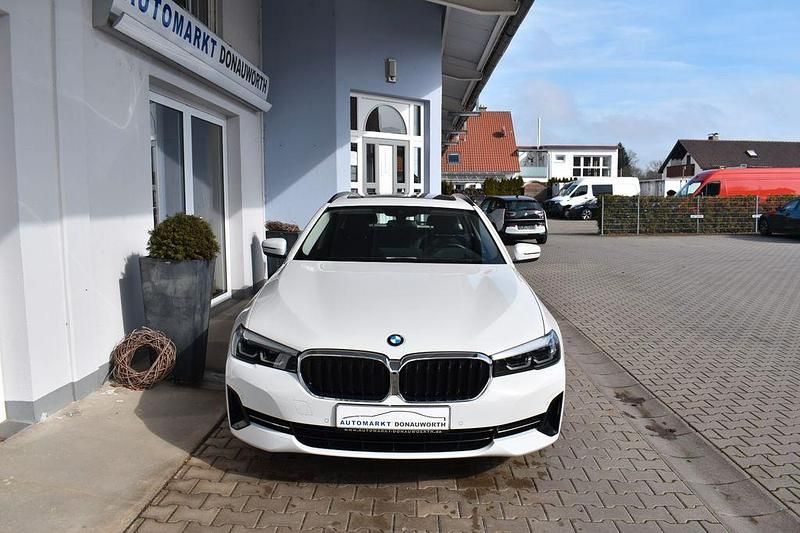 Gebraucht BMW 530 286 PS (210 kW) 2022 Weiß Kombi