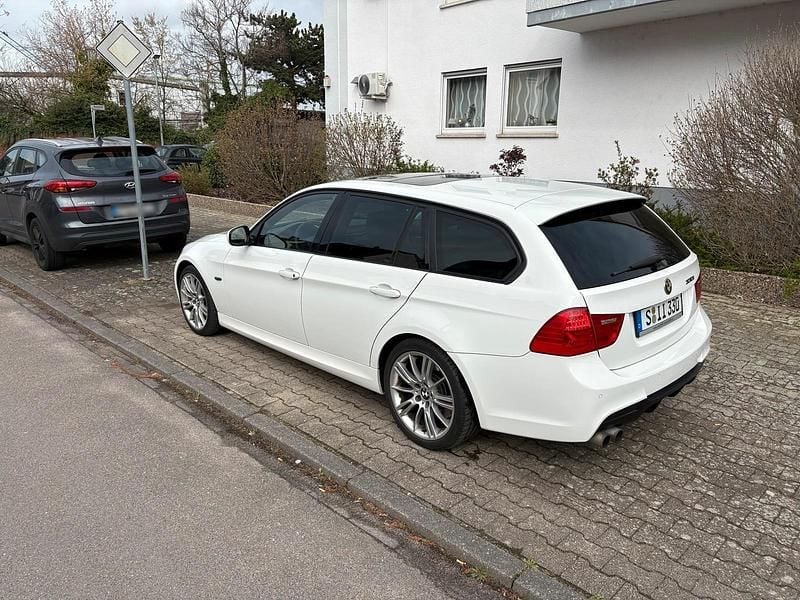 Gebraucht BMW 330 272 PS (200 kW) 2009 Weiß Kombi