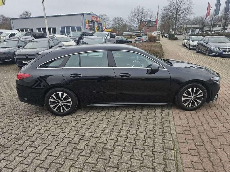 Gebraucht Mercedes CLA200 AMG line 163 PS (119 kW) 2022 Schwarz Limousine