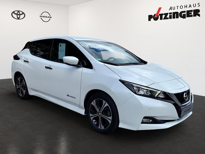 Gebraucht Nissan Leaf Tekna 110 kW (150 PS) 2020 Pearl white perleffekt Kleinwagen