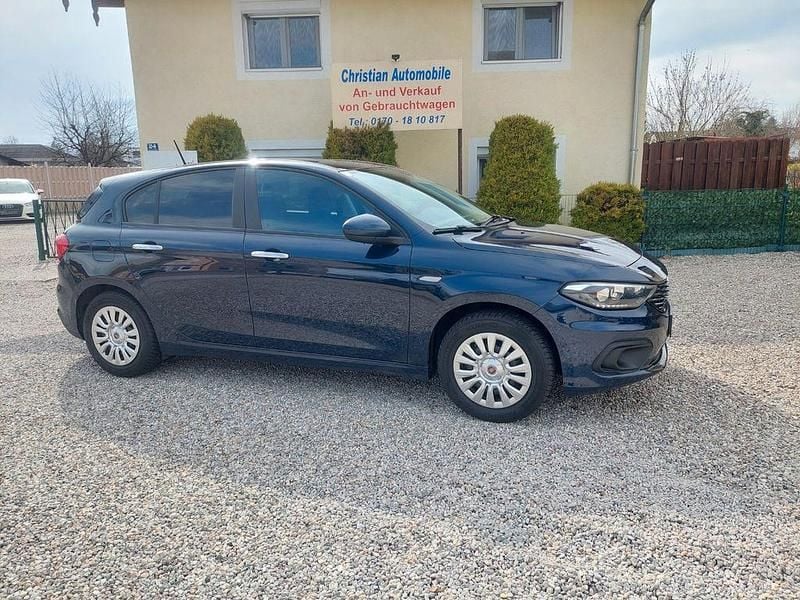 Gebraucht Fiat Tipo Easy 95 PS (69 kW) 2017 Blau Limousine