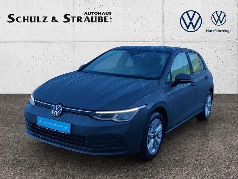 Gebraucht VW Golf VIII Life 131 PS (96 kW) 2022 Delfingrau metallic (metallic) Limousine