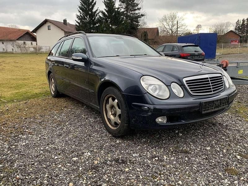 Brugt Mercedes E200 Classic 163 HK (119 kW) 2004 Blå Stationcar